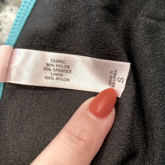 👙 New Victoria’s Secret Size Small Bikini Bottoms 👙 - Picture 3 of 9